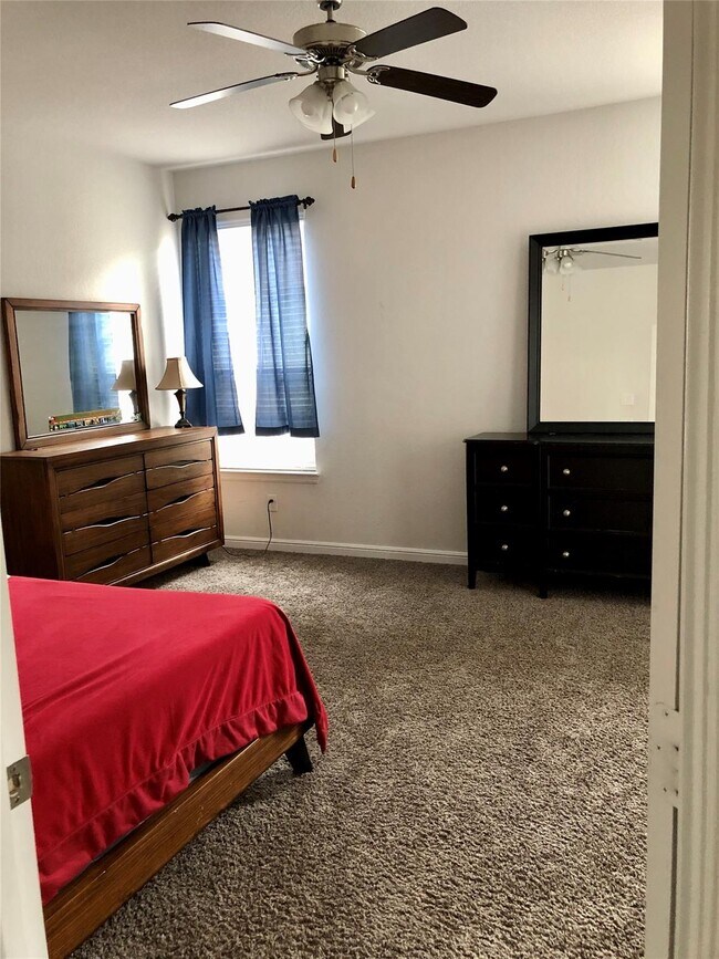 Foto del edificio - 10237 Little Falls Trail
