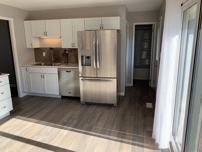 Kitchen - 424 12th Ave S