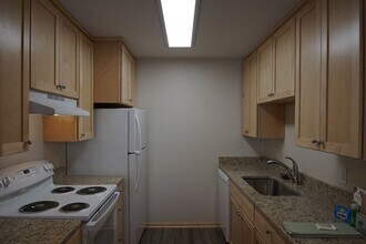 Building Photo - 1260 Larpenteur Ave W