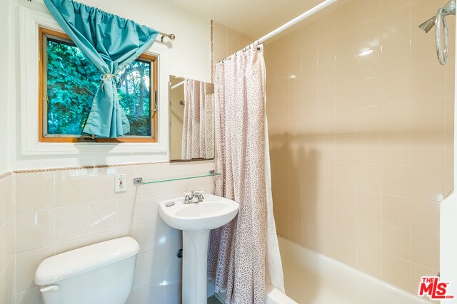 Foto del edificio - 9837 Easton Dr