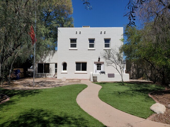 Foto del edificio - 1321 E Mabel St