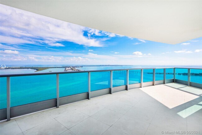 Foto del edificio - 1331 Brickell Bay Dr