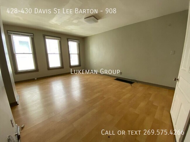 Foto del edificio - 428-430 Davis St Lee Barton-908
