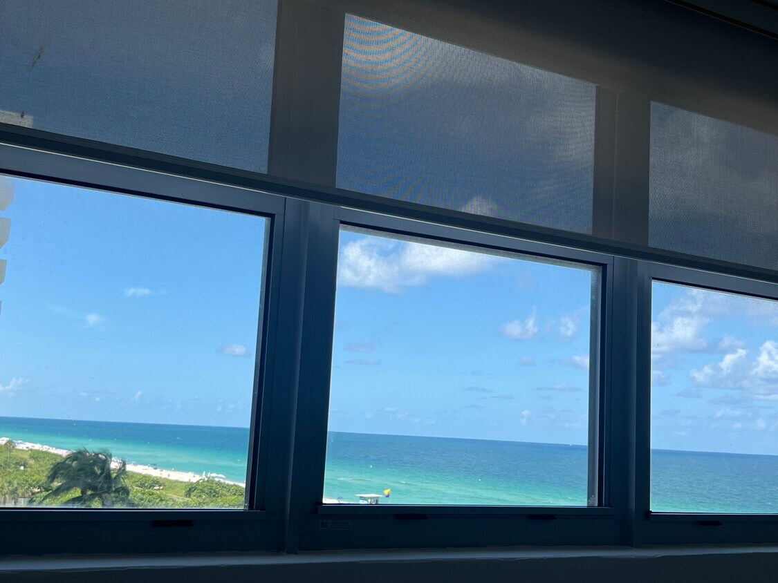 Primary Photo - 9225 Collins Ave
