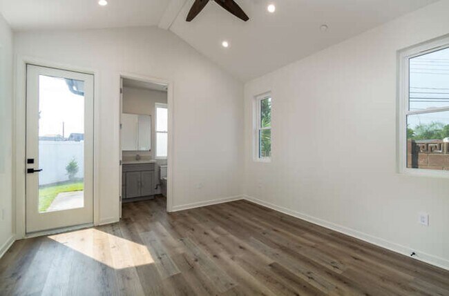 Building Photo - H012-KENWATER