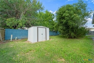 Building Photo - 303 Carly Dr