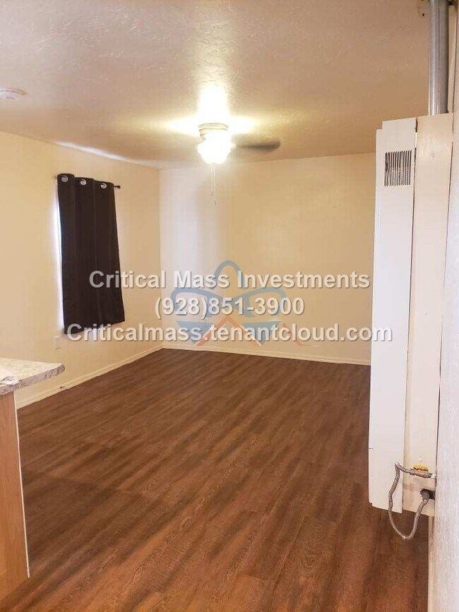 Foto del edificio - 210 E Cherry St