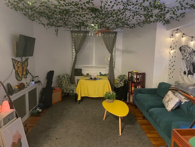 Foto del edificio - 45 Westland Ave