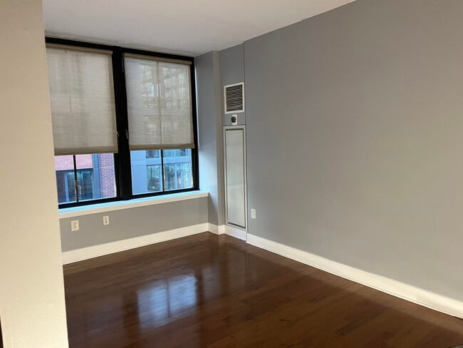 Foto del edificio - 1025 Maxwell Ln
