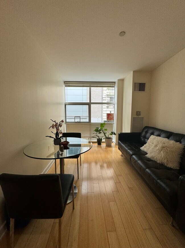 Building Photo - 41 Boylston St