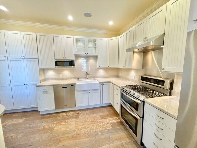 Building Photo - 2 Level Remodeled Prime Potrero Hill!  Top...