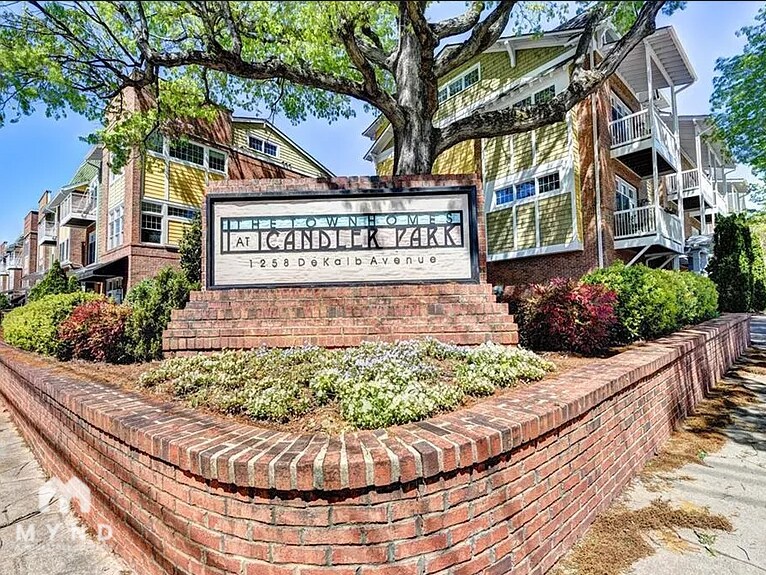 Foto del edificio - 5739 Roundrock Dr