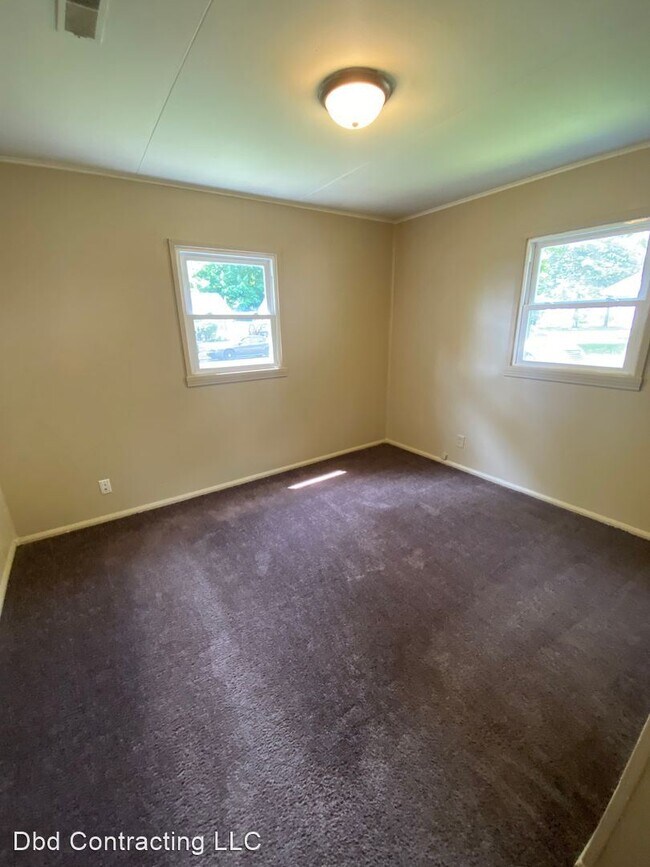 Building Photo - 2 br, 1 bath House - 4835 Bowser Av.