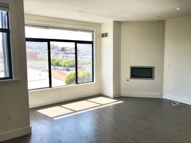 Building Photo - HIP 1BR/1BA Mission MODERN!  Laundry in Un...