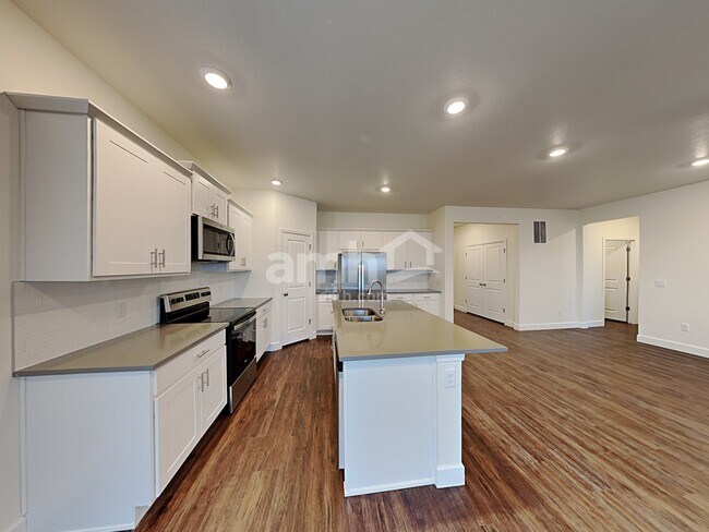 Building Photo - 15052 W 82nd Pl
