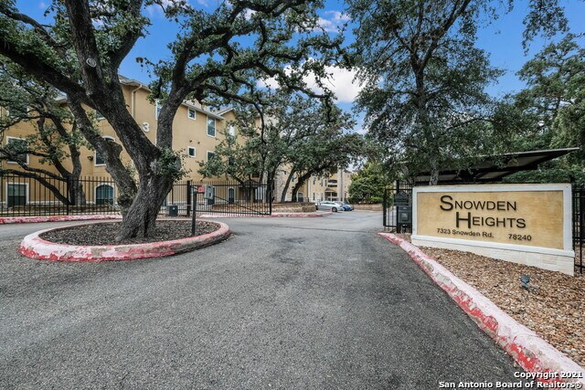 Foto del edificio - 7323 Snowden Rd