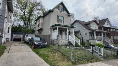 Building Photo - 3034 Glenway Ave