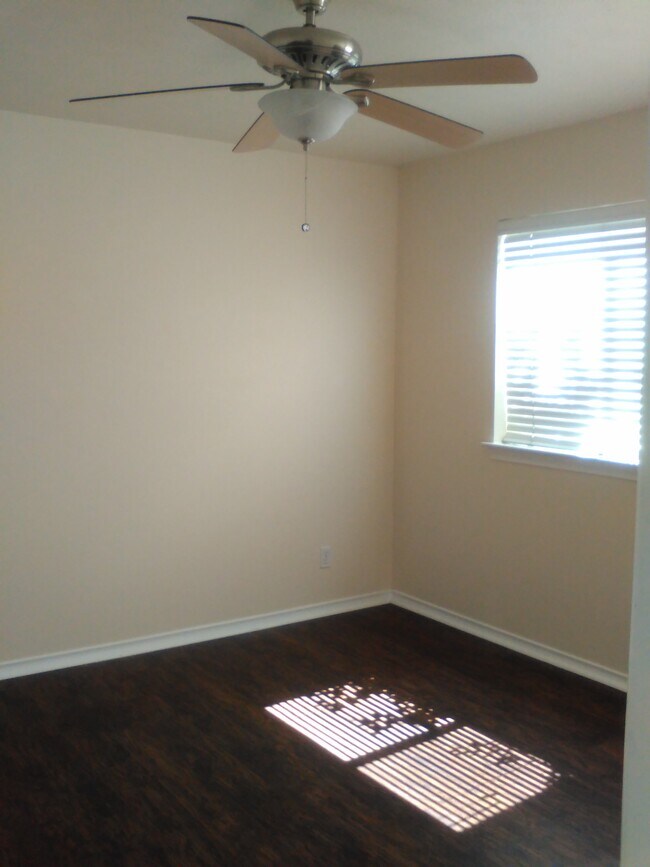 Foto del edificio - 6205 Oram St