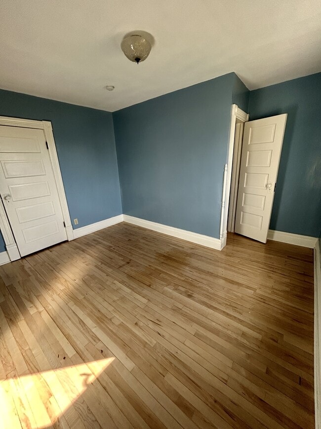 Foto del edificio - 115 W Wisconsin Ave E