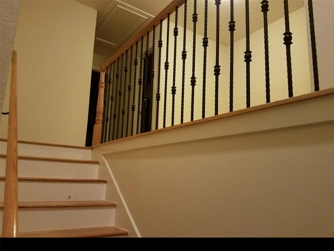 Building Photo - 3205 Victorian Manor Ln