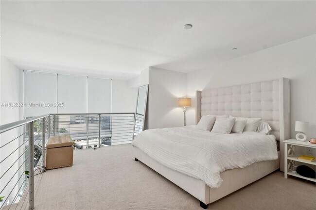 Building Photo - 1050 Brickell Ave