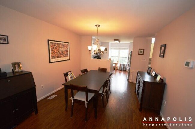 Foto del edificio - 935 forest hills ave