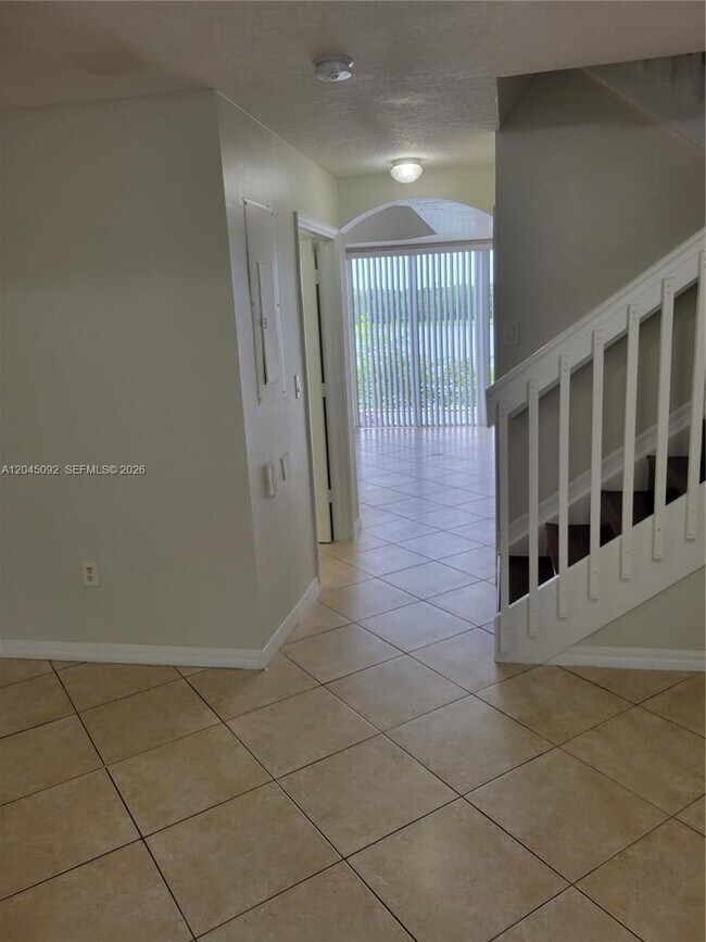 Foto del edificio - 10691 SW 6th St