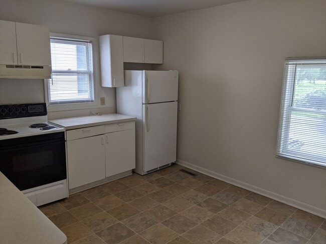 Building Photo - 117 John St