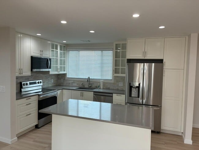 Building Photo - 202 Rockwood Dr