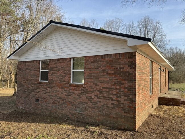 Building Photo - 914 Croft Cir