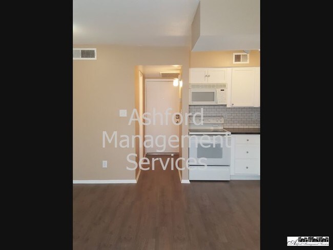 Building Photo - 2827 N 51st Ave