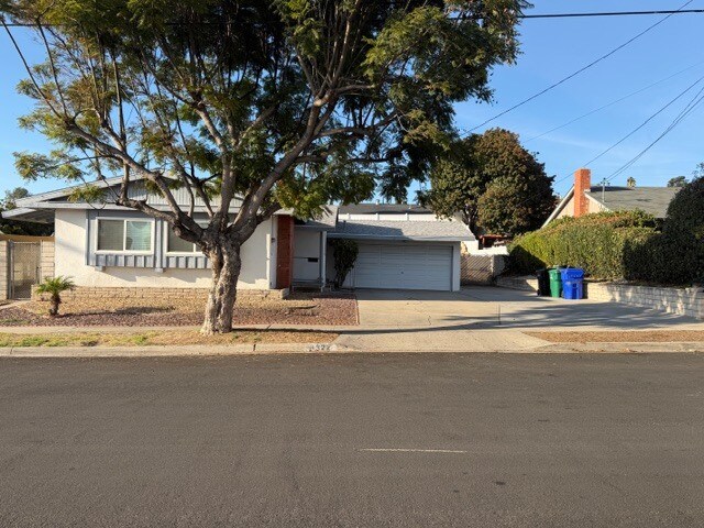 Foto del edificio - 6322 Clyde Ave