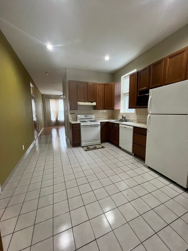 932 N Washtenaw Ave, Chicago, IL 60622 House Rental in Chicago, IL