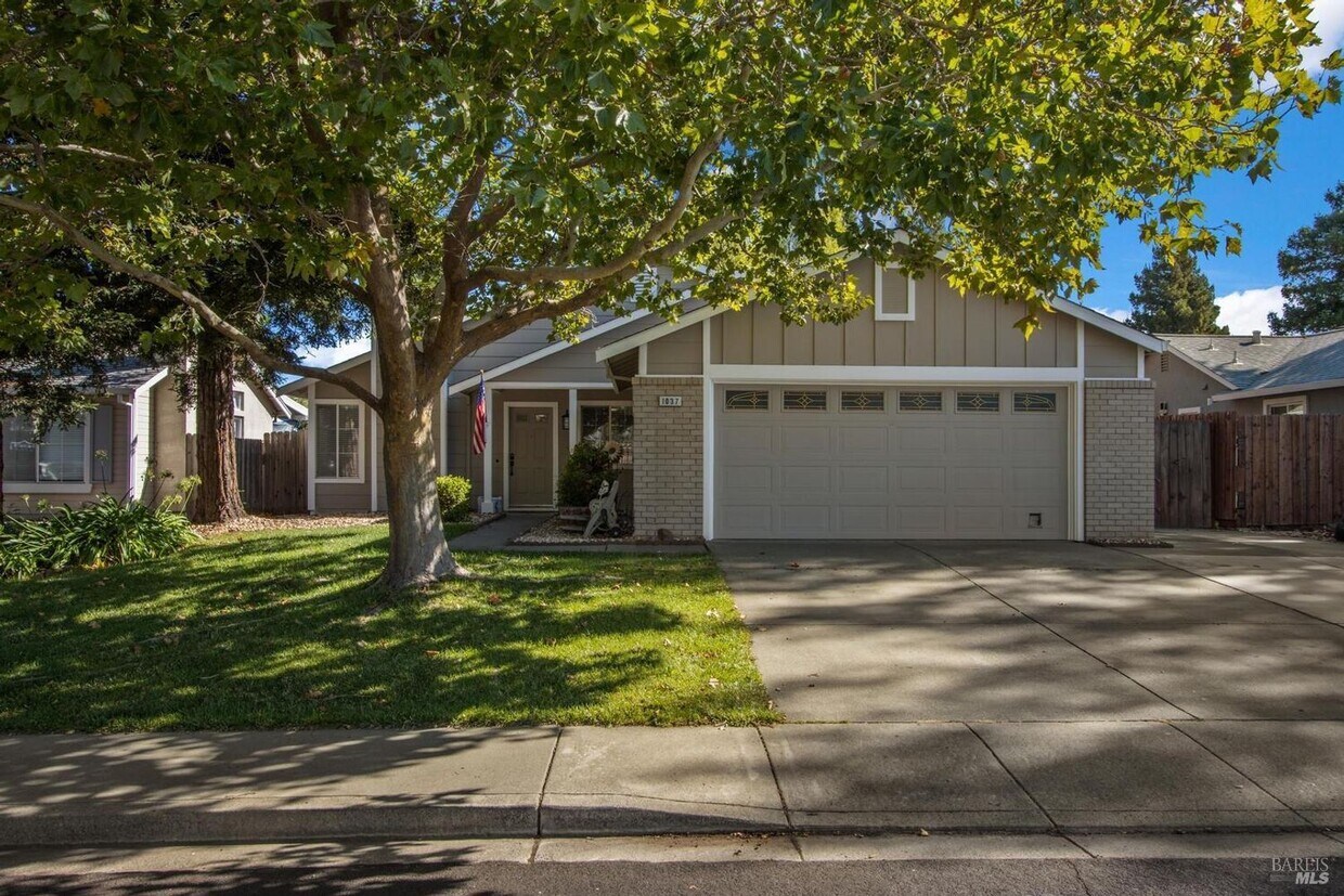 Primary Photo - Beautiful Single Story Home