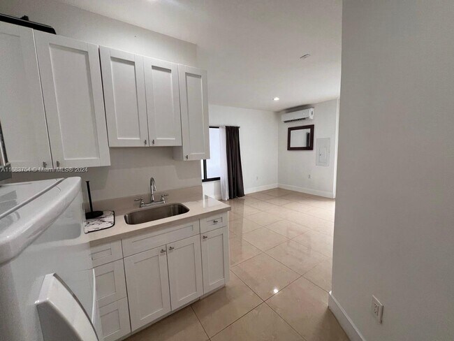 Building Photo - 10103 SW 159th Ave