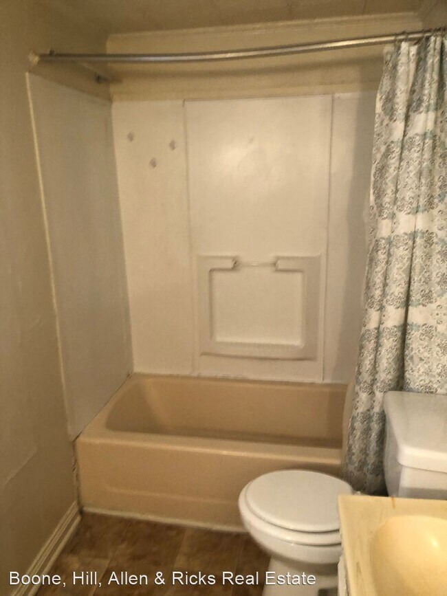 Building Photo - 3 br, 1.5 bath House - 103 Greenwood Avenue