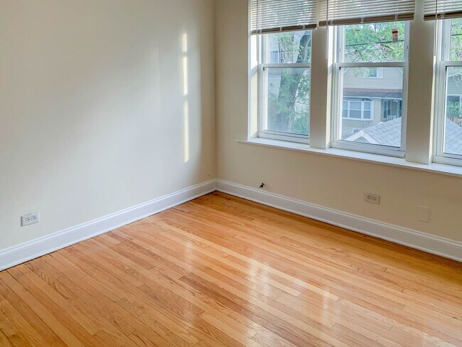 Foto del edificio - 5206 N Leavitt St