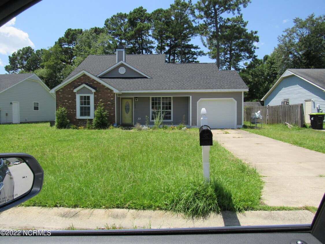 205 Teakwood Pl, Piney Green, NC 28544 House Rental in Piney Green, NC