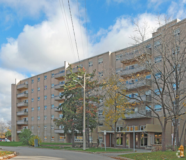 Squire Apartments Apartments - 20 Tremont Dr St Catharines, ON ...