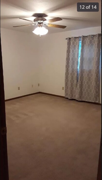 Foto del edificio - 105 N Oak St