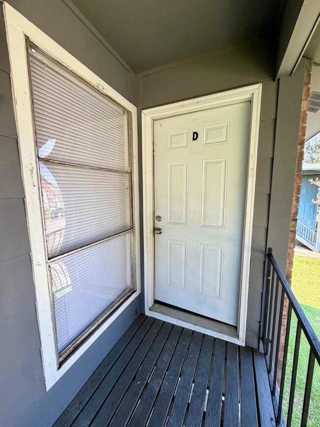 Building Photo - 506 Marigny Cir