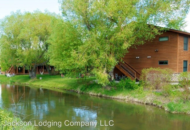 Building Photo - 350 N Millward St