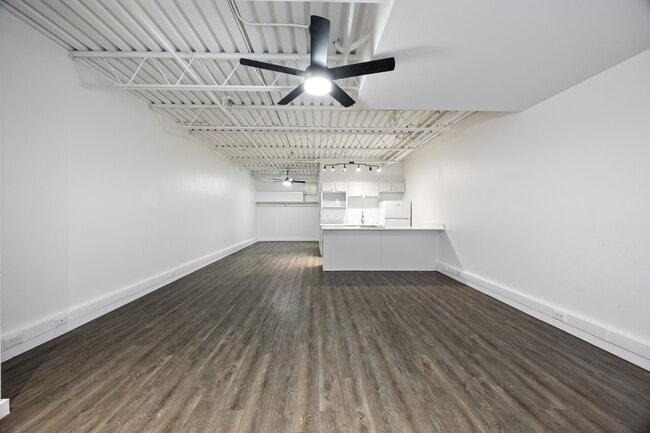 Building Photo - Molly Court