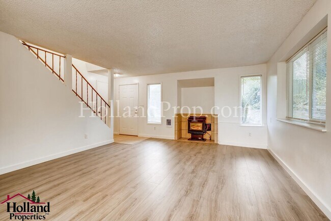 Foto del edificio - Edgefield 223/225-Rau
