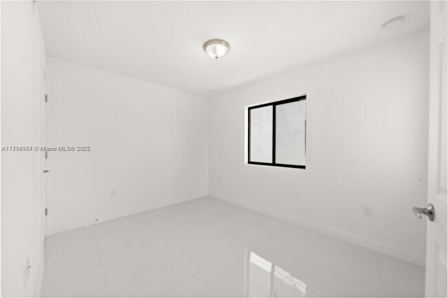 Foto del edificio - 2243 NW 50th St