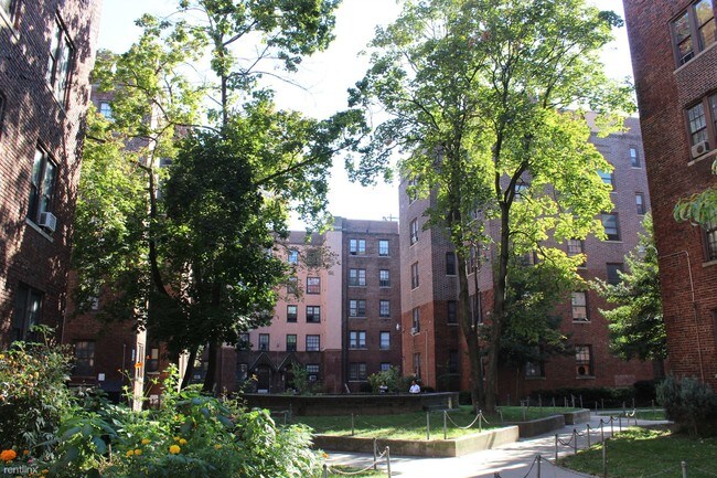 Building Photo - 2752 Bronx Park E