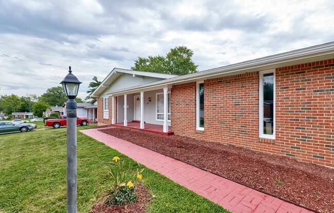 Building Photo - 3830 Thistledown Dr