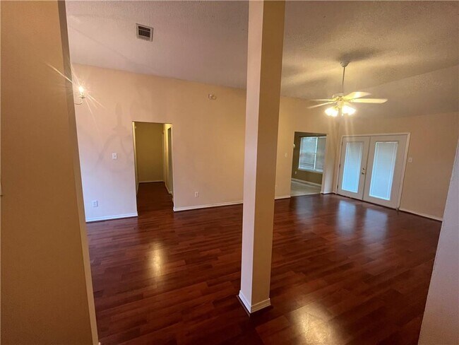 Building Photo - 1363 Kilearn Dr