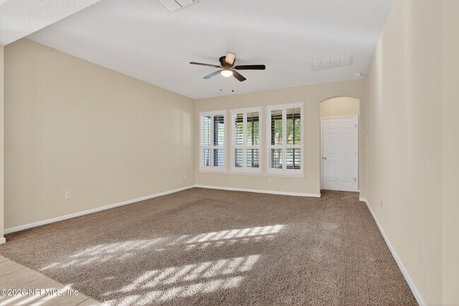 Foto del edificio - 234 Taylor Ridge Ave