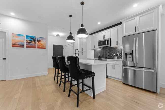Building Photo - 68 Armandine St